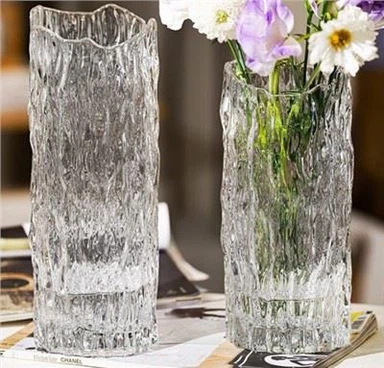 Vaso in vetro di diverse dimensioni per la decorazione domestica